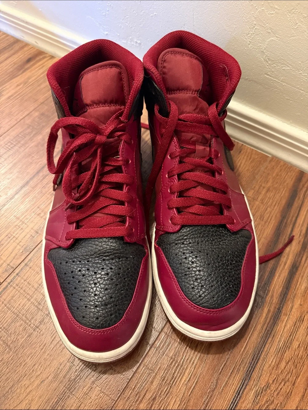 Nike Air Jordan 1 Mid - Burgundy and Black